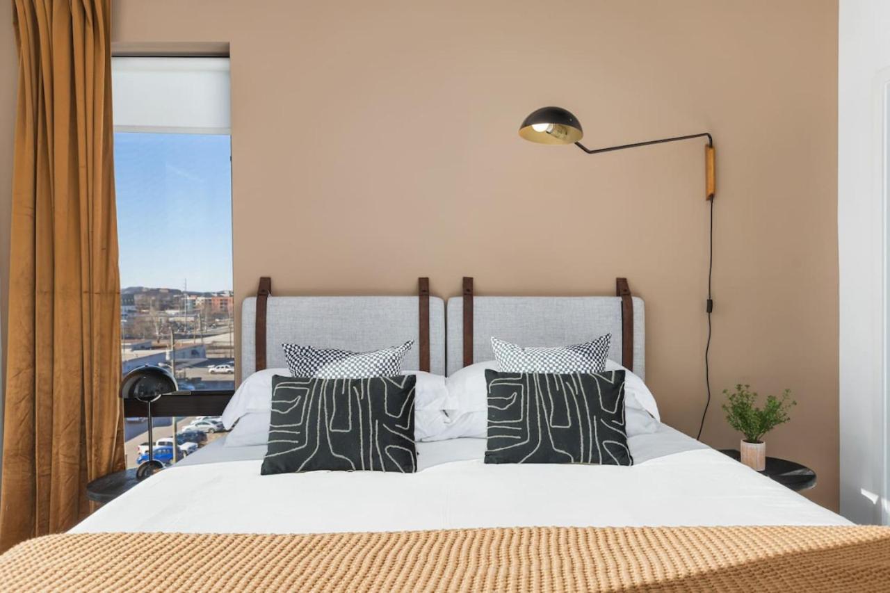 Penthouse With Patio Walk To Downtown 3 Bedrooms 5 Beds Nashville Exteriör bild